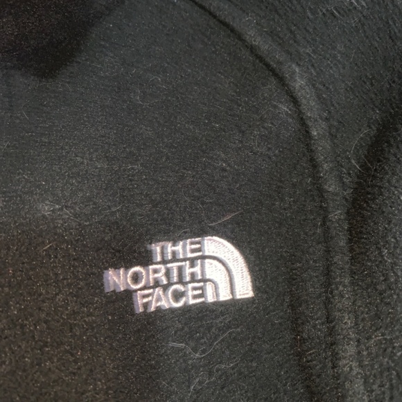 A girlsnorth face sweater/jacket - Picture 2 of 4